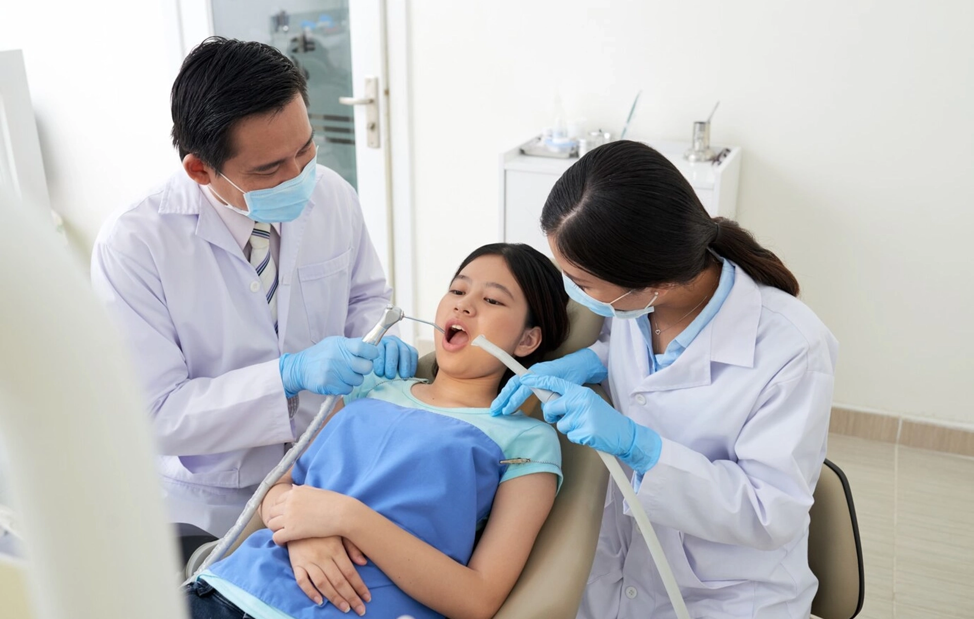 Dental consultation for tooth pain treatment in Noida